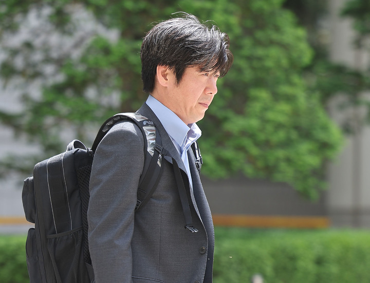 [서울=뉴시스] 조수정 기자 = 남욱 변호사가 지난 10일 서울 서초구 서울중앙지방법원에서 열린 '위례 신도시 개발 특혜 의혹' 관련 1심 속행 공판에 출석하고 있다. (공동취재사진) 2023.05.10. chocrystal@newsis.com