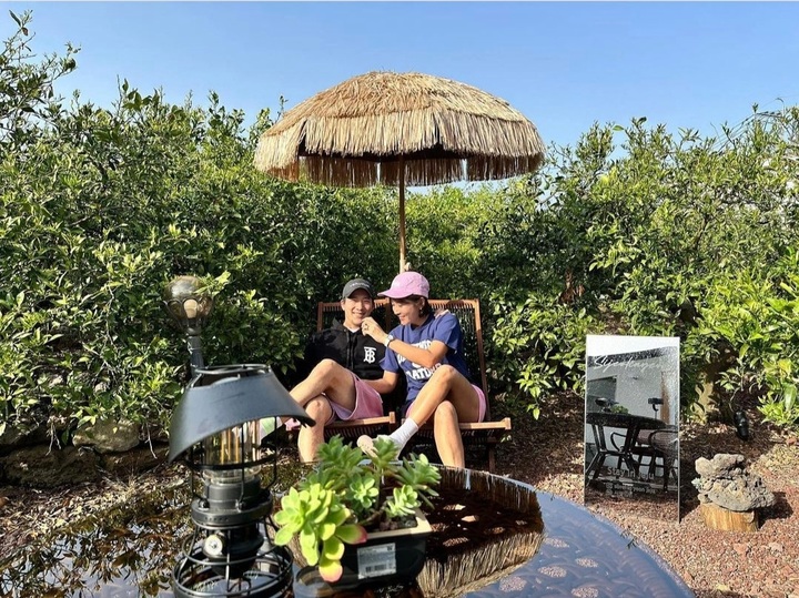 [서울=뉴시스] 이완(왼쪽), 이보미. (사진=이보미 인스타그램 캡처) 2023.05.11. photo@newsis.com *재판매 및 DB 금지 *재판매 및 DB 금지