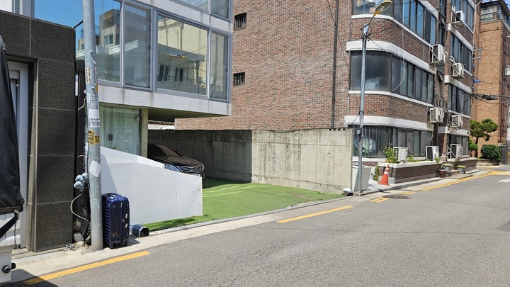 [서울=뉴시스]연남동 '츄시떼' 매장 입구. 2023.05.11. photo@newsis.com *재판매 및 DB 금지