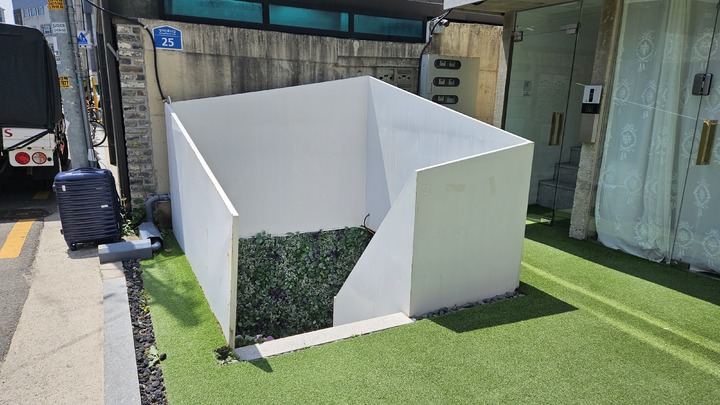 [서울=뉴시스]연남동 '츄시떼' 매장 입구. 2023.05.11. photo@newsis.com *재판매 및 DB 금지