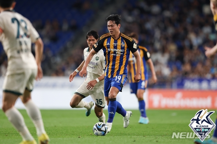 [서울=뉴시스]프로축구 울산 현대 김영권 (사진 = 프로축구연맹 제공)
