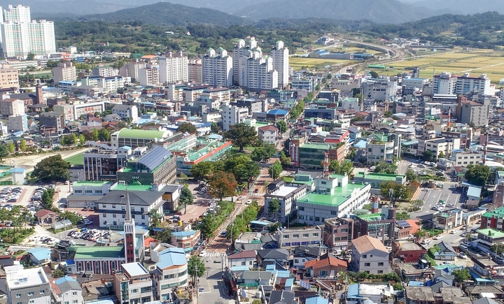 [함양=뉴시스] 함양군청 함양읍 전경 *재판매 및 DB 금지 *재판매 및 DB 금지