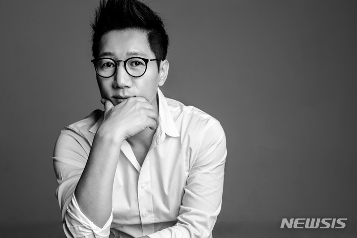 [서울=뉴시스] 개그맨 지석진. (사진=우쥬록스엔터테인먼트 제공) 2023.05.17. photo@newsis.com