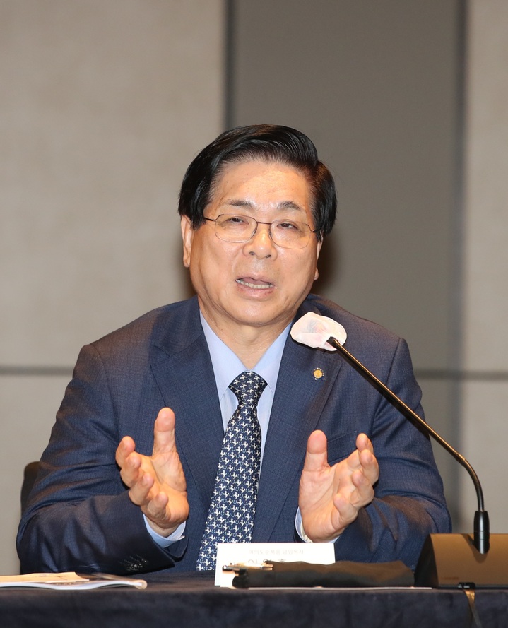 [서울=뉴시스]&nbsp; 18일 서울 여의도 페어몬트 앰배서더 호텔에서 열린 여의도순복음교회 창립 65주년 기자간담회에 참석한 이영훈 목사 (사진=여의도순복음교회 제공) 2023.05.18. photo@newsis.com *재판매 및 DB 금지