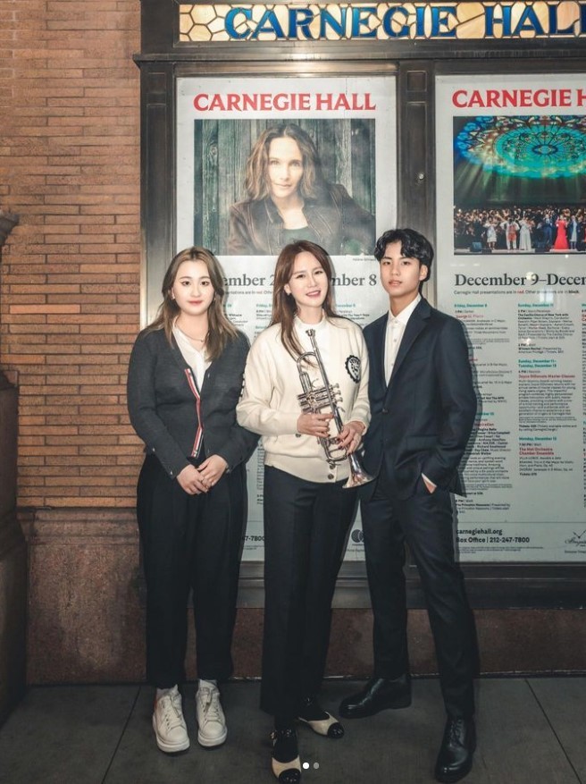 [서울=뉴시스] 이혜원 가족. 2023.05.18.(사진 = 인스타그램 캡처) photo@newsis.com*재판매 및 DB 금지