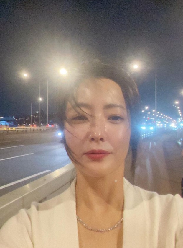 [서울=뉴시스] 김희선. 2023.05.19.(사진 = 인스타그램 캡처) photo@newsis.com*재판매 및 DB 금지