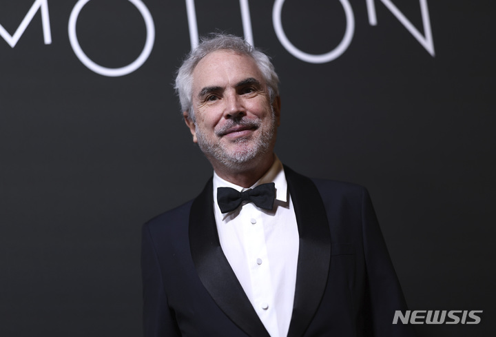 연상호, 알폰소 쿠아론 손잡고 영화 '계시록' 만든다