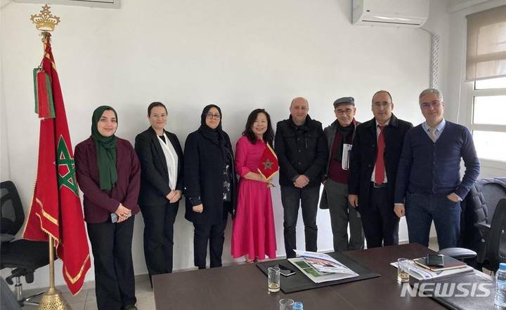 [전주=뉴시스]윤난슬 기자 = 전북대학교는 모로코의 명문대학인 케니트라 이븐 토파일대학교와 '모로코 차세대 한국학 전문가 육성사업'을 공동 수행한다고 22일 밝혔다.(사진=전북대 제공)