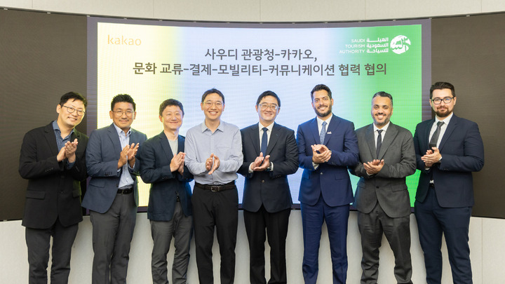 카카오 공동체의 IT 기술력과 K-콘텐츠가 사우디아라비아로 향한다. K-콘텐츠의 글로벌 진출 현황을 비롯해 테크핀, 모빌리티, 커뮤니케이션 플랫폼 분야의 주요 사업 등을 소개하고 협업을 논의했다.(사진=카카오) *재판매 및 DB 금지