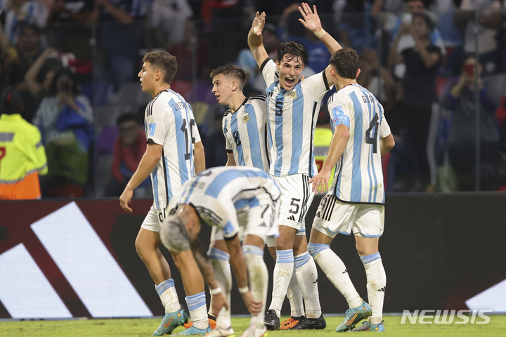 [산티아고델에스테로(아르헨티나)=AP/뉴시스]U-20월드컵 개최국 아르헨티나, 제일 먼저 16강 진출