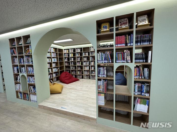 [전주=뉴시스]윤난슬 기자 = 군산동원중 별도 열람 공간 모습.(사진=전북교육청 제공)