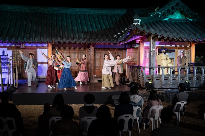 [익산=뉴시스] 강명수 기자 =전북 익산시는 함라면 한옥체험단지가 새단장을 마치고 오는 6월 3일 개관된다고 24일 밝혔다. (사진 =익산시 제공) 2023.05.24. photo@newsis.com *재판매 및 DB 금지