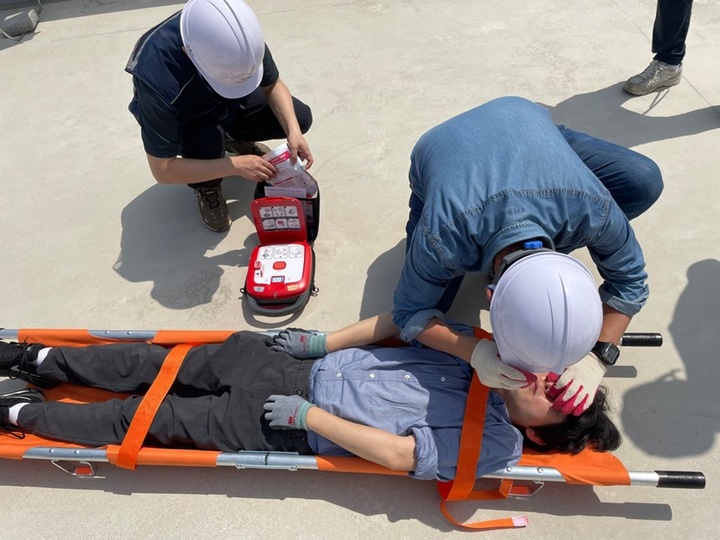 [익산=뉴시스] 강명수 기자 =한국식품산업클러스터진흥원은 안전사고 예방과 대비를 위한 긴급구조 훈련을 실시했다고 24일 밝혔다. (사진 =한국식품산업클러스터진흥원 제공) 2023.05.24. photo@newsis.com *재판매 및 DB 금지
