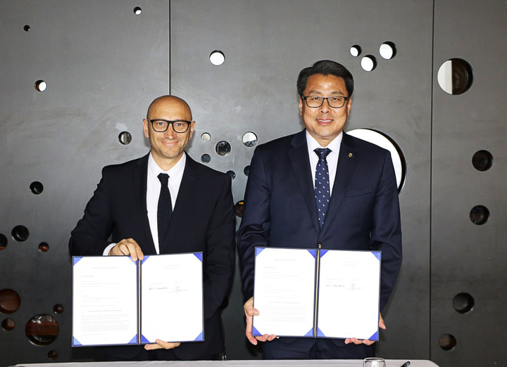 대구한의대학교는 프랑스 제약회사인 에르바에틱(Herbaethic)과 대구한의대에서 생산하는 홍삼경옥골드 수출을 위한 양해각서를 체결했다. *재판매 및 DB 금지