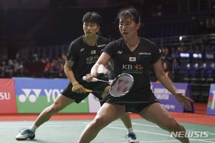 [쿠알라룸푸르(말레이시아)=AP/뉴시스] 말레이시아 아스터스 출전한 김원호-정나은 조. 2023.05.25.