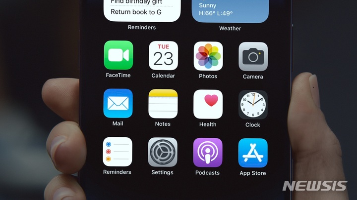 [서울=뉴시스]애플이 새로운 광고 영상 및 백서를 바탕으로 '건강 데이터 보호'의 중요성을 조명하는 캠페인을 새롭게 선보인다고 25일 밝혔다. (사진=애플 제공)