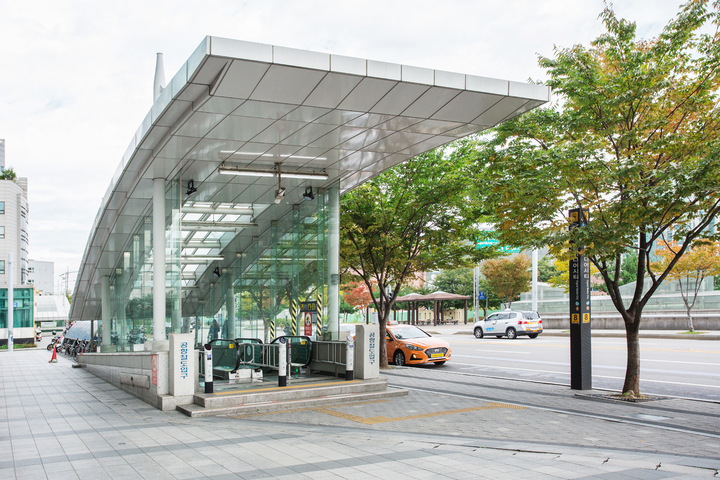 [서울=뉴시스] KT스카이라이프가 공항철도에서 진행한 디지털미디어시티역 기업 테마역사 사용기관 입찰에 참여해 최종 선정됐다고 26일 밝혔다. (사진=KT스카이라이프 제공) *재판매 및 DB 금지