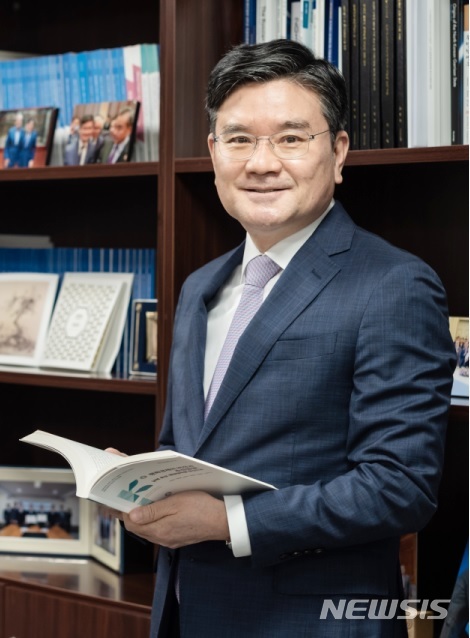 [서울=뉴시스] 고유환 통일연구원장. (사진=통일연구원 제공) 2023.05.26