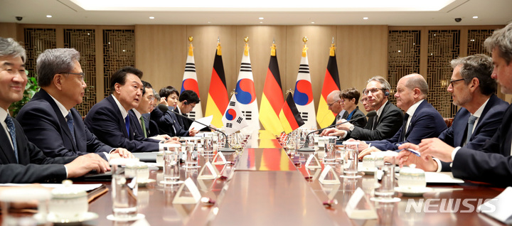 [서울=뉴시스] 전신 기자 = 윤석열 대통령이 21일 서울 용산 대통령실 청사에서 열린 한독 정상회담에서 발언하고 있다. 2023.05.21. photo1006@newsis.com