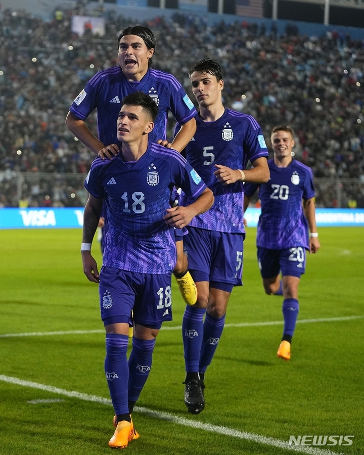 [산후안(아르헨티나)=AP/뉴시스] U-20월드컵 아르헨티나, 3승으로 16강 진출