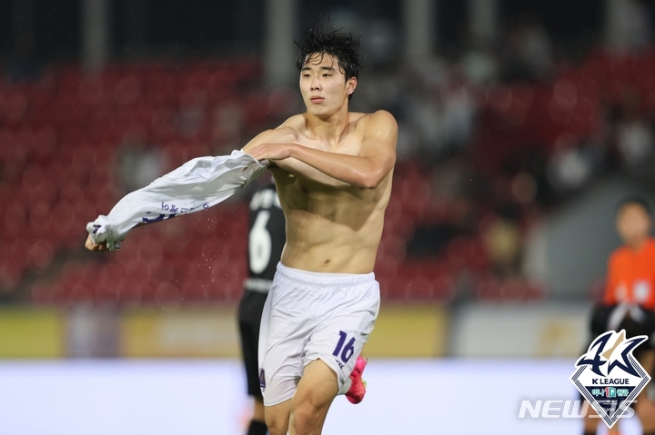 [서울=뉴시스]프로축구 K리그2 FC안양 박재용 (사진 = 프로축구연맹 제공)