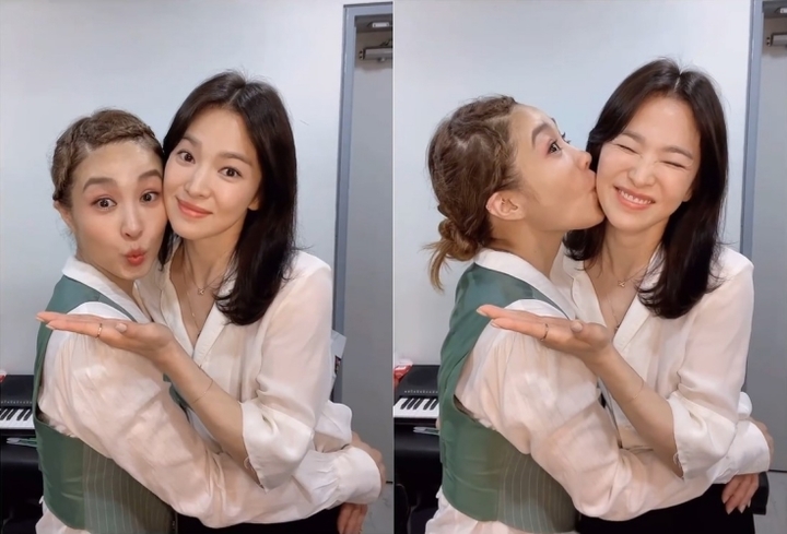 [서울=뉴시스] 옥주현, 송혜교. 2023.05.28.(사진 = 인스타그램 캡처) photo@newsis.com*재판매 및 DB 금지