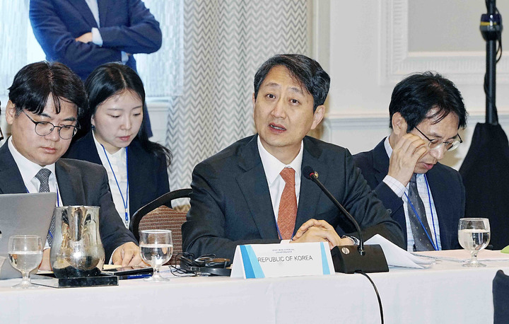 [서울=뉴시스] 추상철 기자 = 안덕근 산업통상자원부 통상교섭본부장이 27일(현지시간) 미국 디트로이트에서 열린 인도태평양경제프레임워크(IPEF) 장관회의에 참석해 발언하고 있다. (사진= 산업통상자원부 제공) 2023.05.28. photo@newsis.com *재판매 및 DB 금지