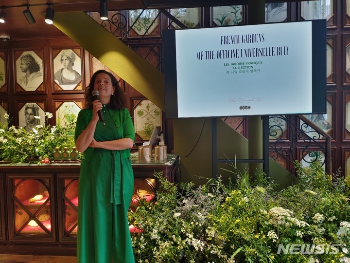 [서울=뉴시스]심동준 기자 = 프랑스 향수 브랜드 오피신 유니버셀 불리 창립자 빅투아 드 타야크가 30일 청담 부띠끄에서 발언하고 있다. 2023.05.30 s.won@newsis.com