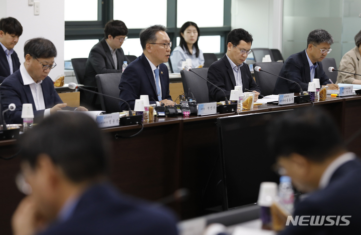 [서울=뉴시스] 박민수 보건복지부 2차관이 지난 5월30일 서울 국제전자센터 대회의실에서 열린 제9차 건강보험정책심의위원회(위원장 박민수 차관)에서 모두발언하고 있다. (사진=뉴시스 DB) 2023.09.26. photo@newsis.com