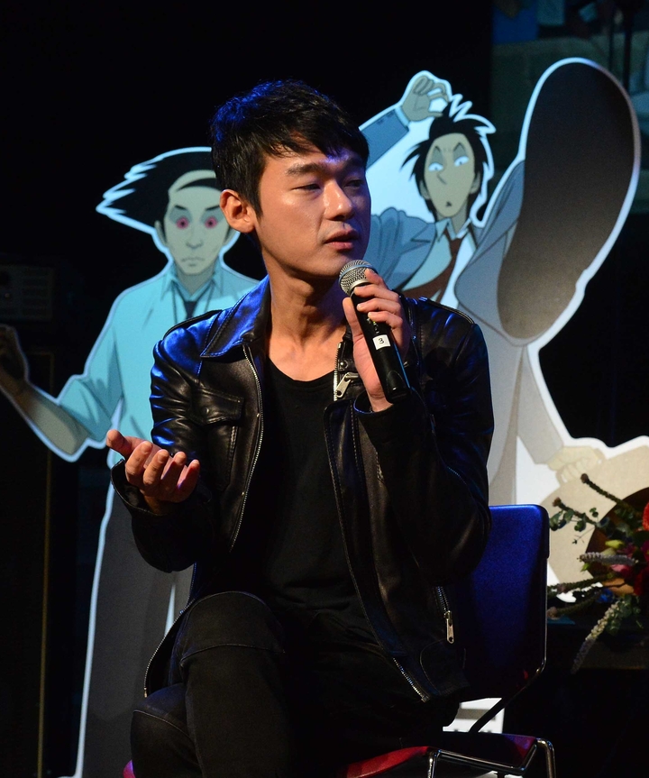 [서울=뉴시스] 작가 겸 방송인 허지웅. (사진=뉴시스 DB) 2023.05.31. photo@newsis.com *재판매 및 DB 금지