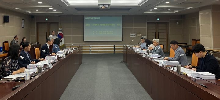 [전주=뉴시스] 답례품선정위원회 제4차 회의 모습. (사진= 전라북도청 제공) *재판매 및 DB 금지