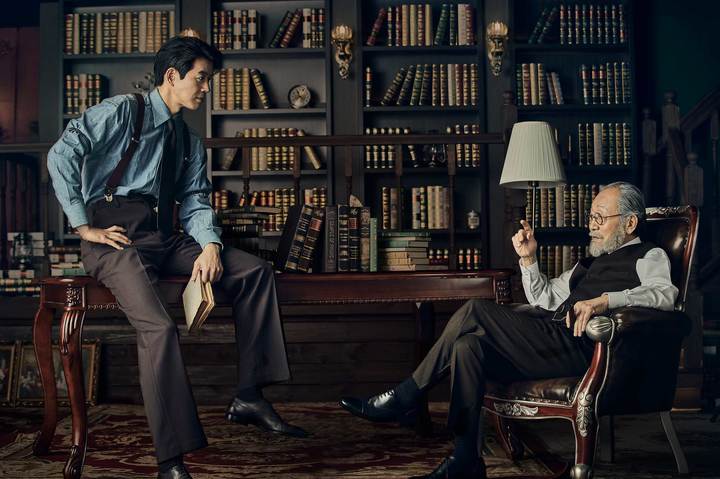 [서울=뉴시스]연극 '라스트 세션'의 신구와 이상윤. (사진=파크컴퍼니 제공) 2023.05.31. photo@newsis.com *재판매 및 DB 금지