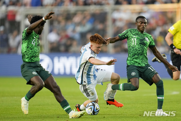 [산후안(아르헨티나)=AP/뉴시스] U20월드컵 16강전 아르헨티나전 치르는 나이지리아. 2023.05.31.