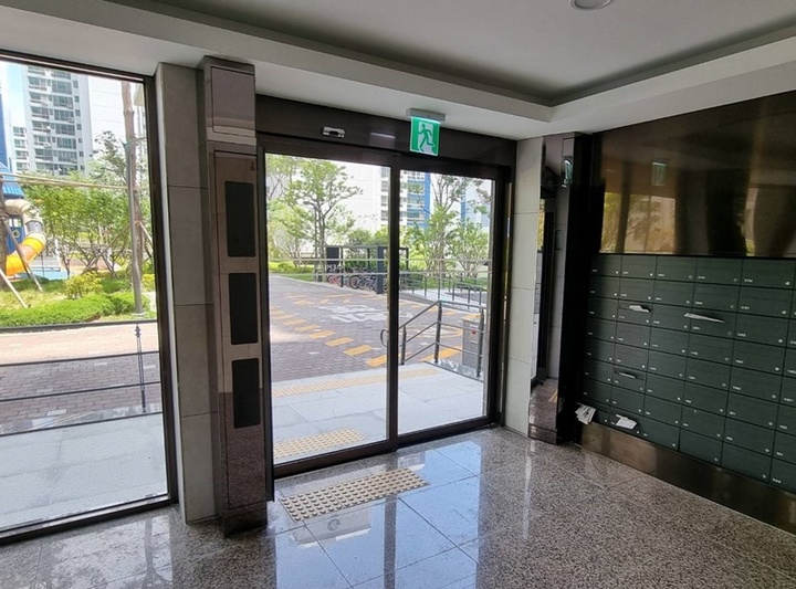 부산 진구 소재 아파트에 신성이엔지 퓨어게이트가 설치된 모습. (사진=신성이엔지). *재판매 및 DB 금지