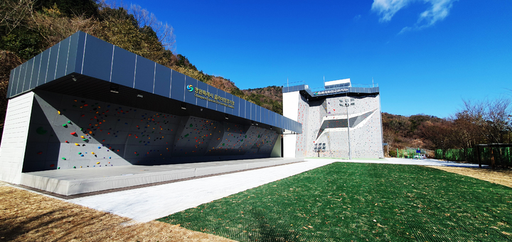 [창원=뉴시스] 강경국 기자 = 오는 8월 개장 예정인 경남 창원시 마산합포구 월영동 만날공원 인공암벽장. (사진=창원시청 제공). 2023.06.01. photo@newsis.com *재판매 및 DB 금지