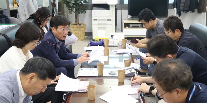 [대전=뉴시스] 김지욱(원안) 조달청 신기술서비스국장이 1일 정부대전청사 기자실에서 기술심사 중심으로 바뀌는 우수조달물품 지정제도 개선에 대해 브리핑을 하고 있다.(사진=조달청 제공) *재판매 및 DB 금지