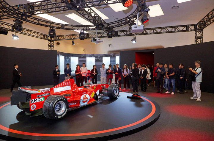 [서울=뉴시스]&nbsp; 페라리는 1일부터 오는 4일까지 나흘간 서울 동대문디자인플라자(DDP) 아트홀에서 몰입형 전시 '우니베르소 페라리'(Universo Ferrari)를 개최했다. 전시된 모델은 페라리 248 F1.(사진=페라리 제공) 2023.06.01 photo@newsis.com *재판매 및 DB 금지