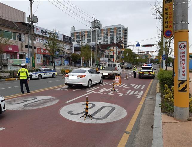 전북경찰의 스쿨존 내 음주운전 단속. *재판매 및 DB 금지