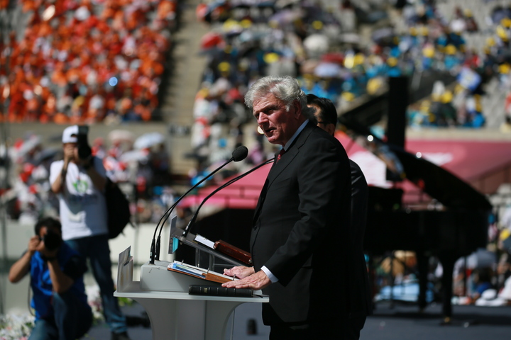 [서울=뉴시스] 3일 서울 마포구 상암동 서울월드컵경기장에서 열린 '빌리그래함 전도대회 50주년 기념대회'에 주강사로 참여한 프랭클린 그레이엄 목사 (사진=빌리그래함 전도대회 50주년 기념대회 준비위원회 제공) 2023.06.04. photo@newsis.com *재판매 및 DB 금지
