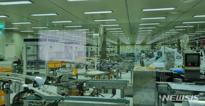 스마트생산 공정 도입한 전남소재 김 가공공장. (사진=전남도 제공)