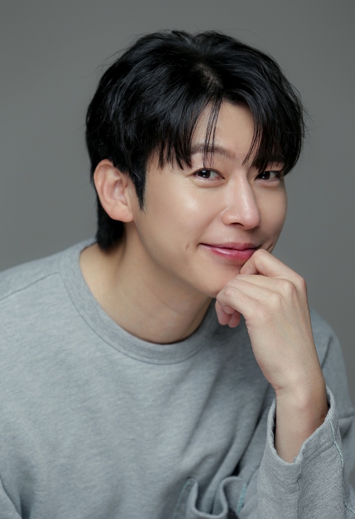 [서울=뉴시스] 가수 겸 배우 최창민 2023.06.05. (사진= 제로하이 ENT 제공) photo@newsis.com *재판매 및 DB 금지