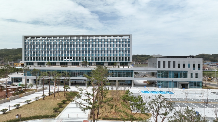 서천군의회 신청사(사진 오른쪽). 2023. 06. 05 *재판매 및 DB 금지