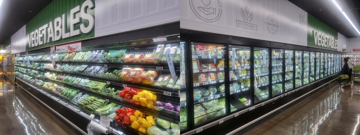 [서울=뉴시스]개선 전 개방형 냉장고(왼쪽)와 개선 후 도어형 냉장고.(사진=서울시 제공)&nbsp; *재판매 및 DB 금지