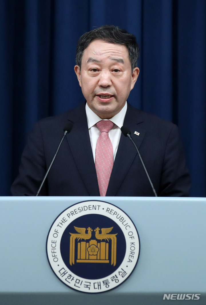 [서울=뉴시스] 전신 기자 = 강승규 시민사회수석이 5일 서울 용산 대통령실 청사에서&nbsp; 국민제안심사위원회 개최 관련 브리핑을 하고 있다. 2023.06.05. photo1006@newsis.com