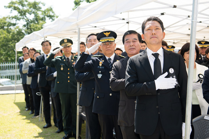 국민의례하는 김장호 구미시장 (사진=구미시 제공) *재판매 및 DB 금지