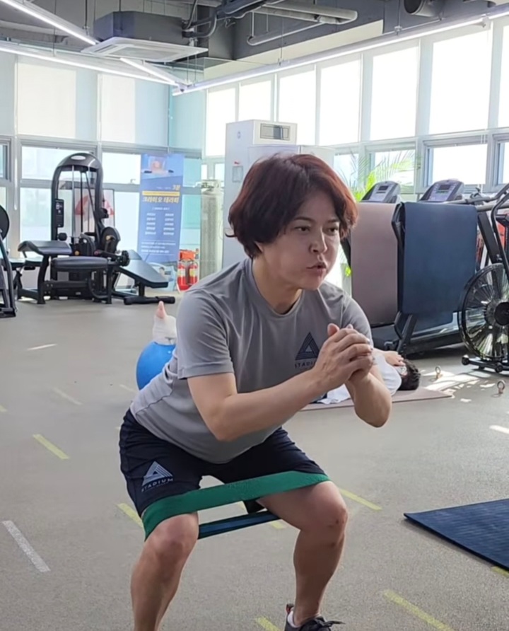 [서울=뉴시스] 개그우먼 조혜련이 재활치료 중인 근황을 전했다. 2023.06.07. (사진=조혜련 인스타그램 캡처) photo@newsis.com *재판매 및 DB 금지 *재판매 및 DB 금지