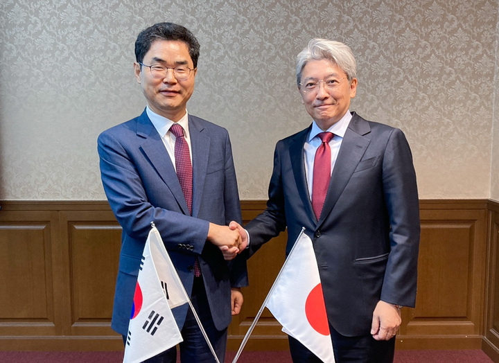 [도쿄(일본)=뉴시스] 사진은 한일 양국 국세청장 모습. (사진=국세청 제공) 2023.06.07. photo@newsis.com *재판매 및 DB 금지