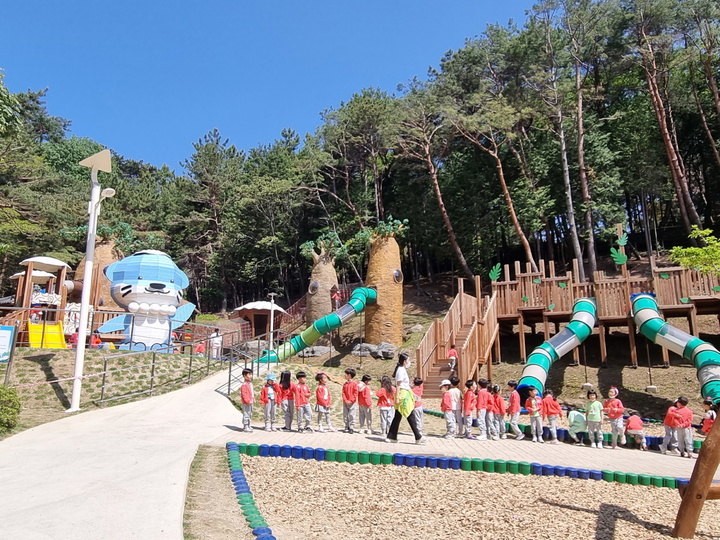 [진주=뉴시스]진주시, 진양호 하모 놀이 숲. *재판매 및 DB 금지