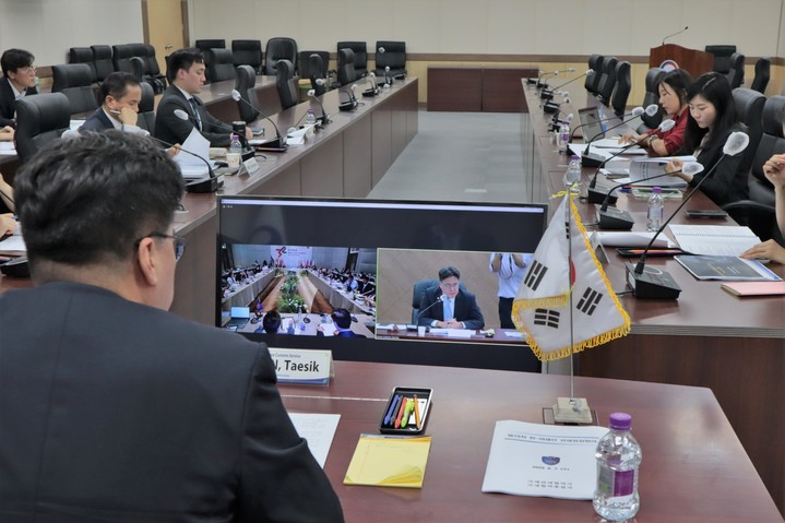 [대전=뉴시스] 7일 화상회의로 열린 제19차 한-아세안 관세청장회의에서 윤태식 관세청장이 발언하고 있다. *재판매 및 DB 금지