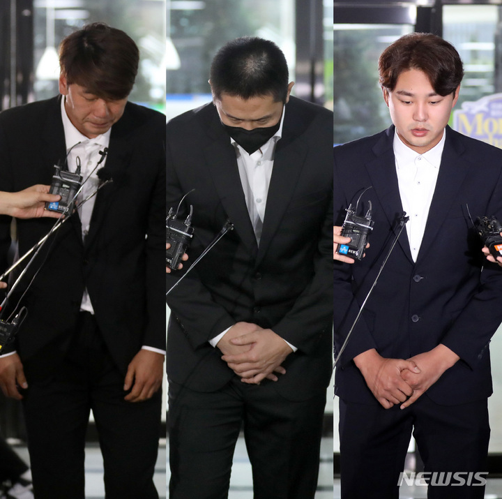 [서울=뉴시스] 김선웅 기자 = 일본에서 열린 2023 WBC 1라운드 기간에 음주를 해 상벌위에 회부된 김광현, 이용찬, 정철원이 7일 서울 강남구 한국야구위원회(KBO)에서 직접 소명을 하기 위해 상벌위원회에 각각 출석하고 있다. 2023.06.07. mangusta@newsis.com